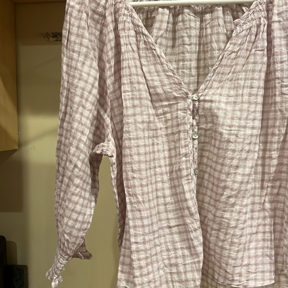 Rails plaid pullover.  Pink based with gathered sleeves.  Lightweight. - Picture 4 of 7